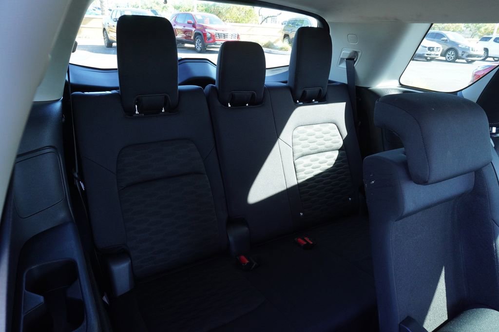 Certified 2025 Nissan Pathfinder SV image 10