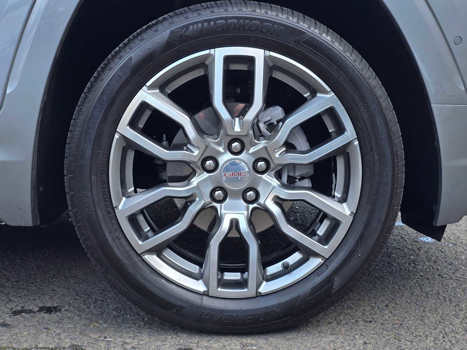 Used 2024 GMC Terrain Denali w/ Denali Premium Package image 9