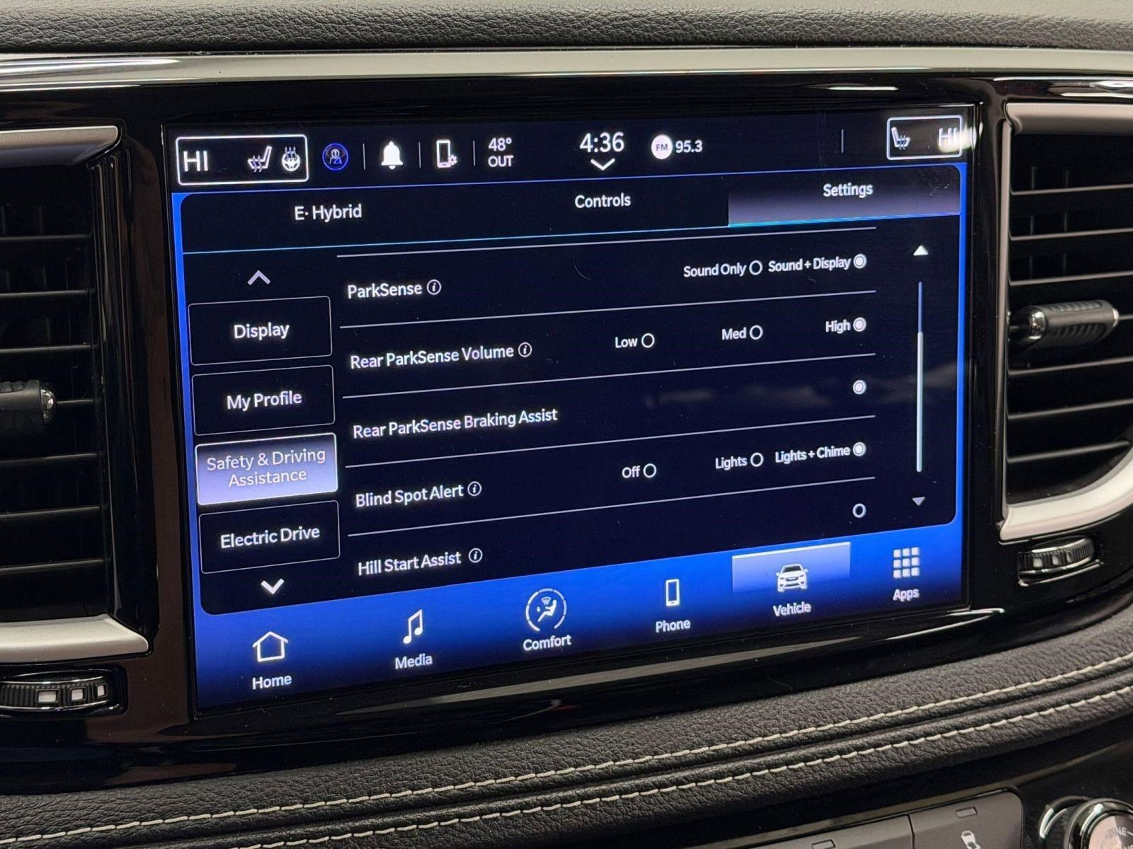Used 2022 Chrysler Pacifica Touring-L image 30
