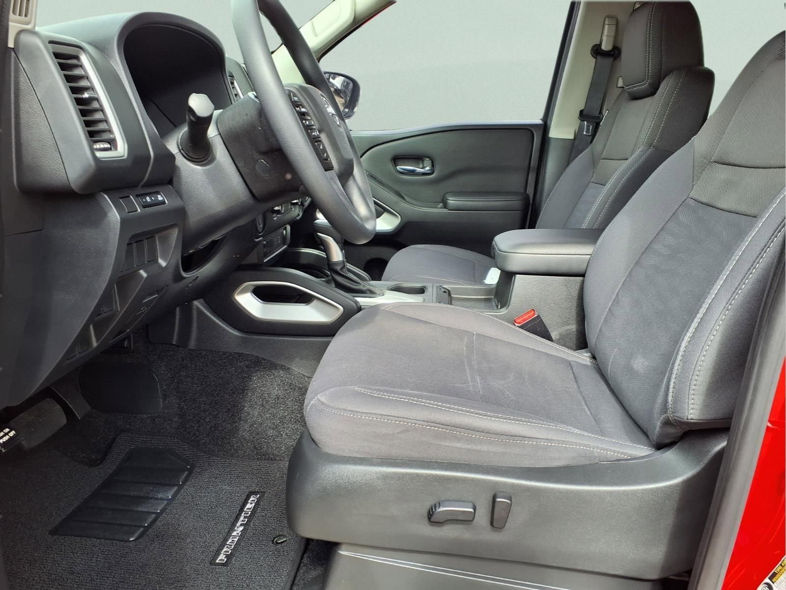 Used 2023 Nissan Frontier SV w/ Tow Package image 13