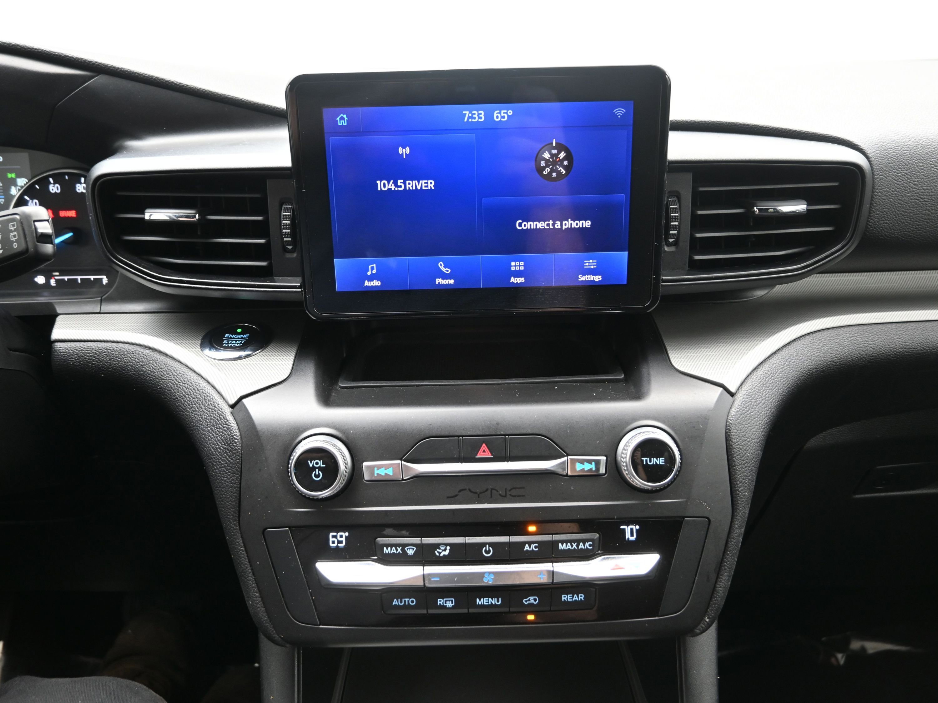 Used 2020 Ford Explorer XLT w/ Class III Trailer Tow Package image 17