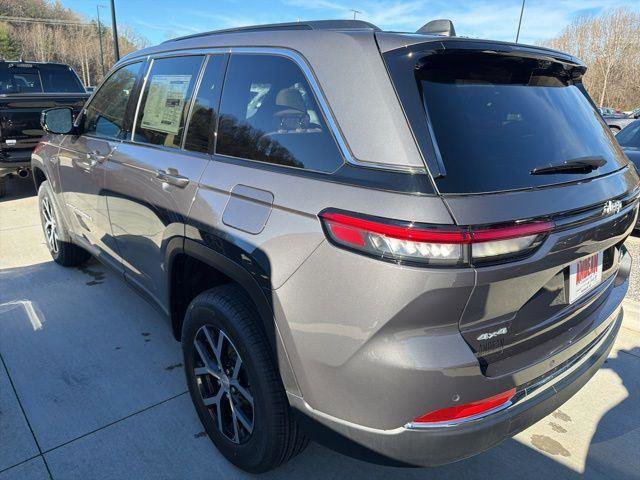 New 2025 Jeep Grand Cherokee Limited w/ Luxury Tech Group II image 5