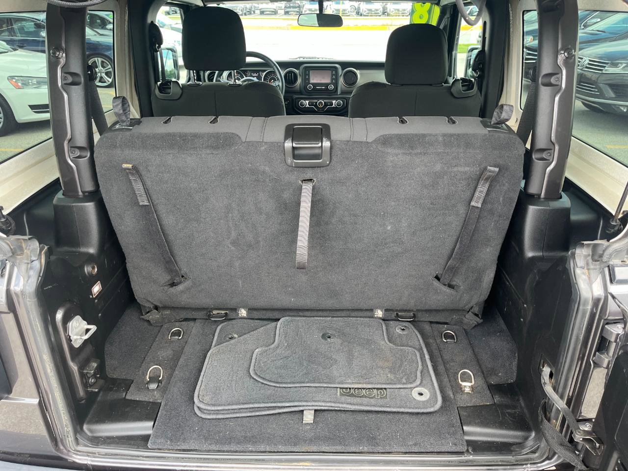Used 2018 Jeep Wrangler Sport AWD/4WD image 13