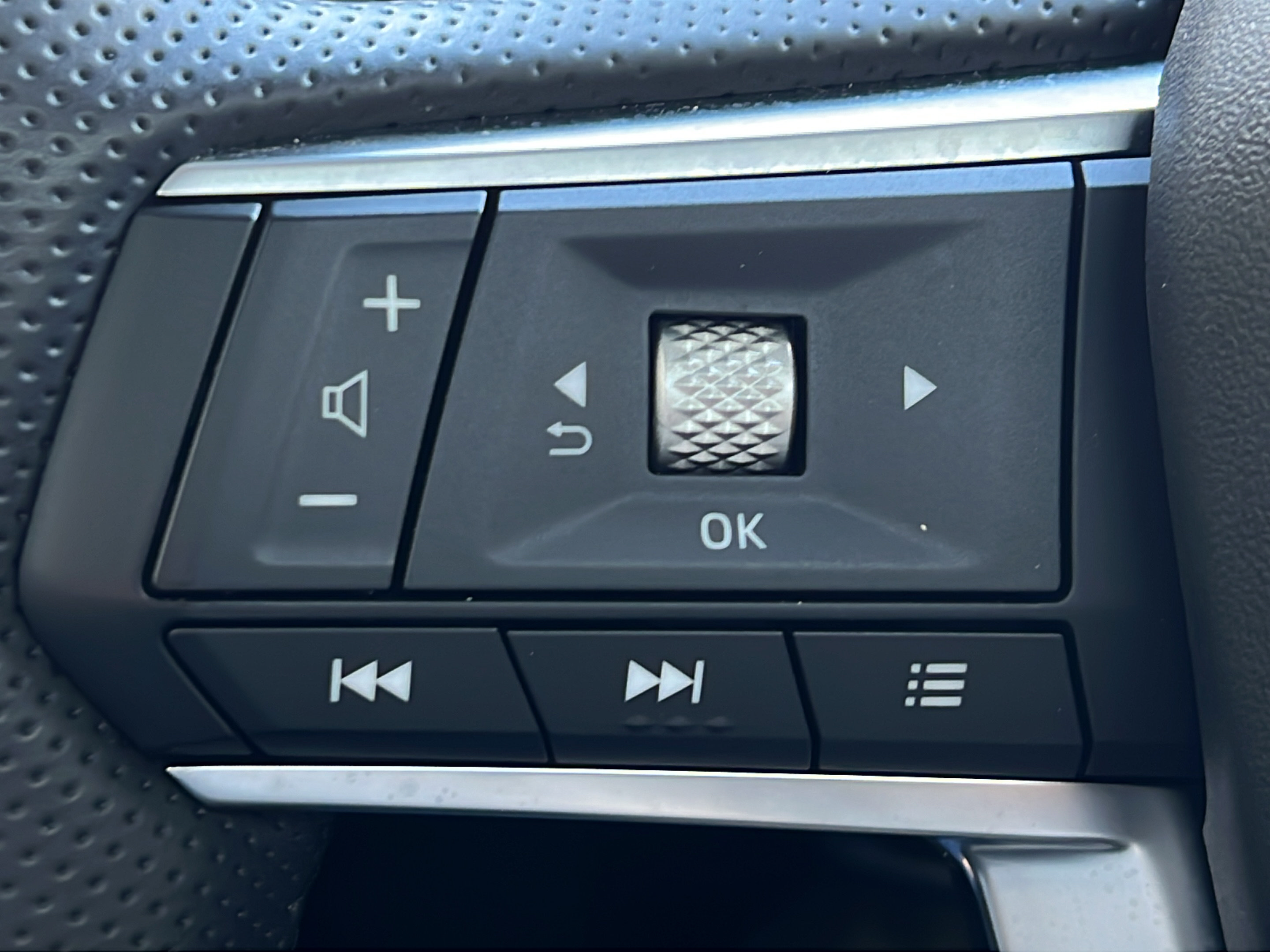 Used 2025 Mitsubishi Outlander SE AWD/4WD image 21