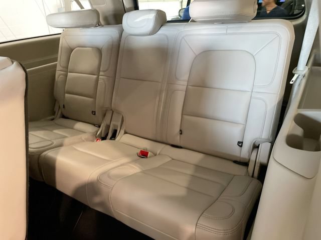 Used 2020 Lincoln Navigator L Reserve w/ Equipment Group 208A Reserve AWD/4WD image 14