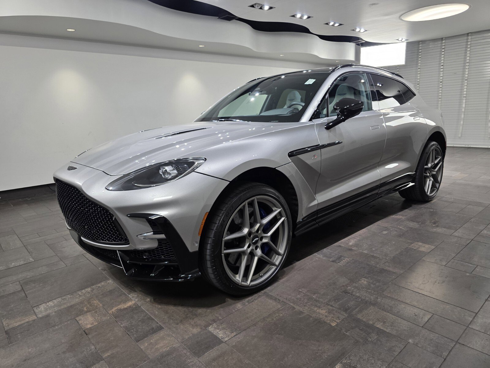 New 2026 Aston Martin DBX S image 31