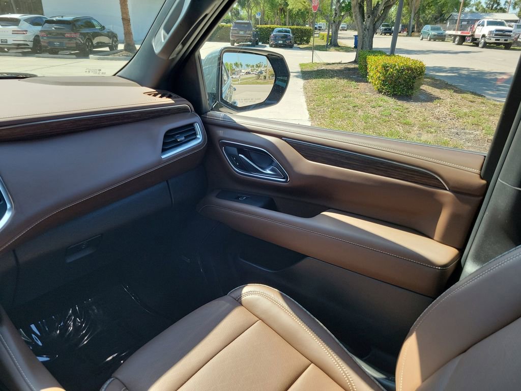 Used 2023 Chevrolet Tahoe High Country AWD/4WD image 17