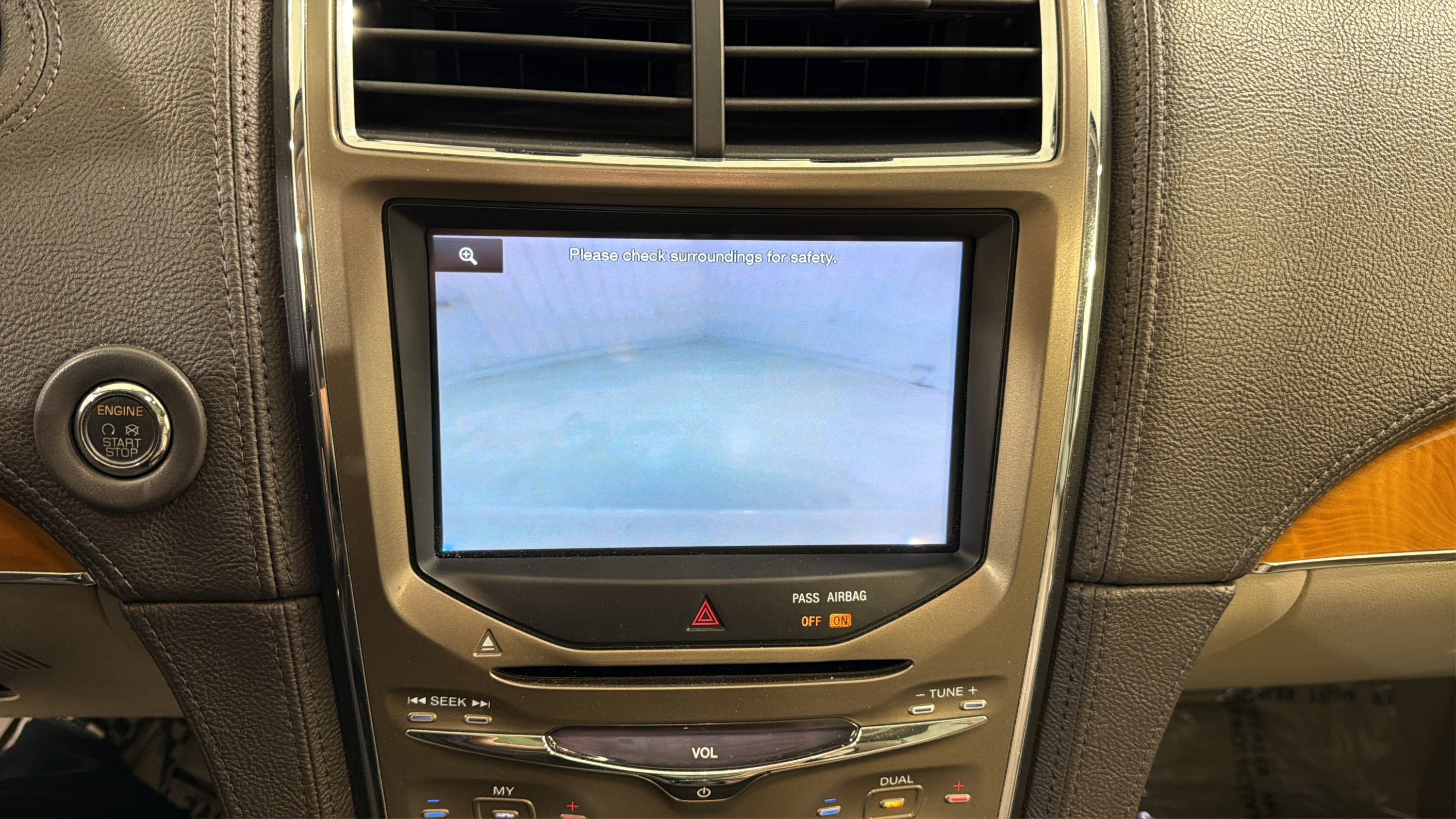 Used 2012 Lincoln MKX FWD image 16