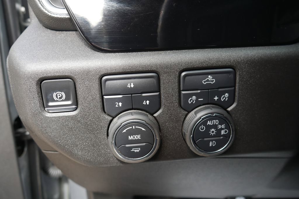 Used 2025 Chevrolet Silverado 2500 LT w/ Convenience Package AWD/4WD image 12
