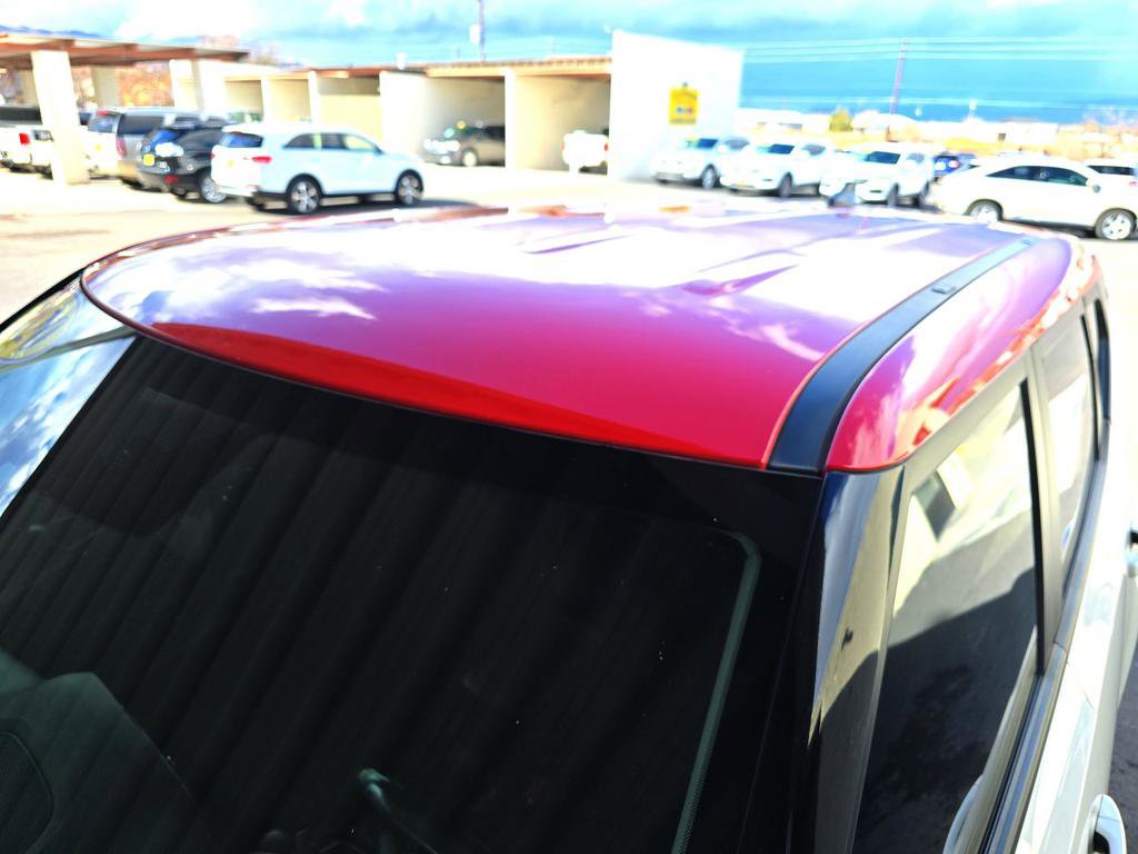 Used 2020 Kia Soul GT-Line FWD image 12