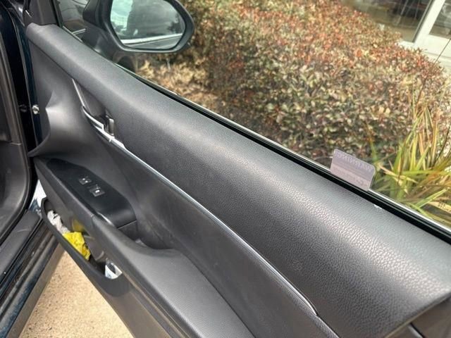 Used 2019 Toyota Camry LE image 19