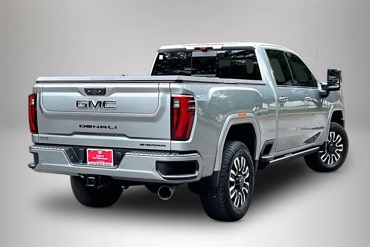 Used 2026 GMC Sierra 2500 Denali Ultimate w/ LPO, Black Badging Package AWD/4WD image 5