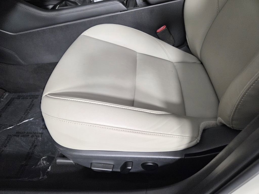 Used 2022 MAZDA MAZDA3 s AWD/4WD image 13