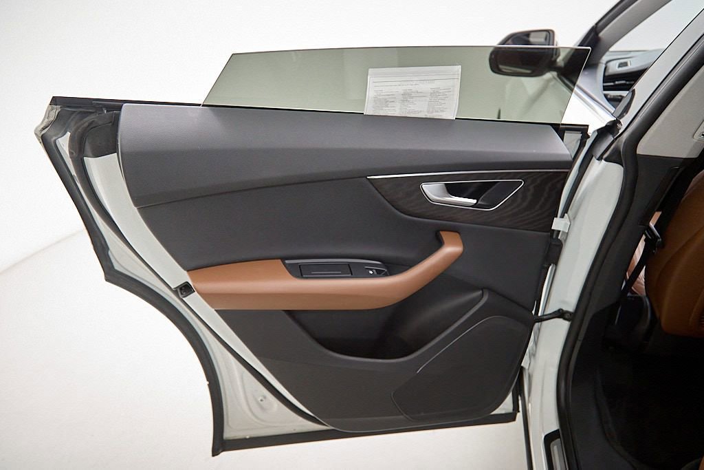 Used 2022 Audi Q8 Premium w/ Convenience Package image 20