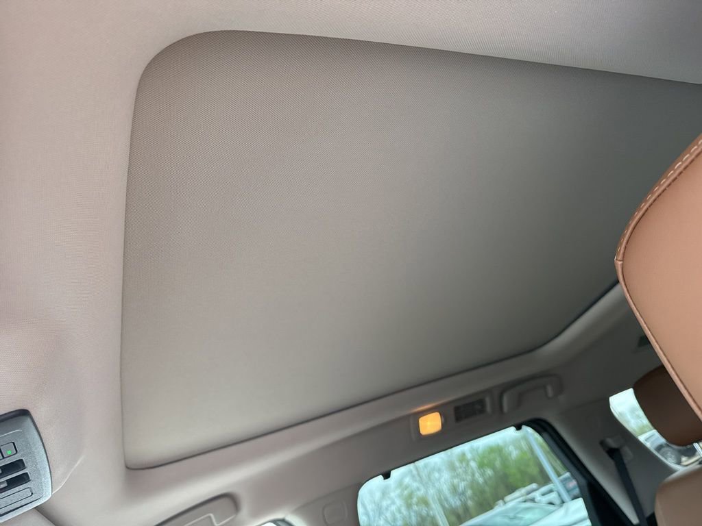 New 2026 Nissan Pathfinder Platinum image 17