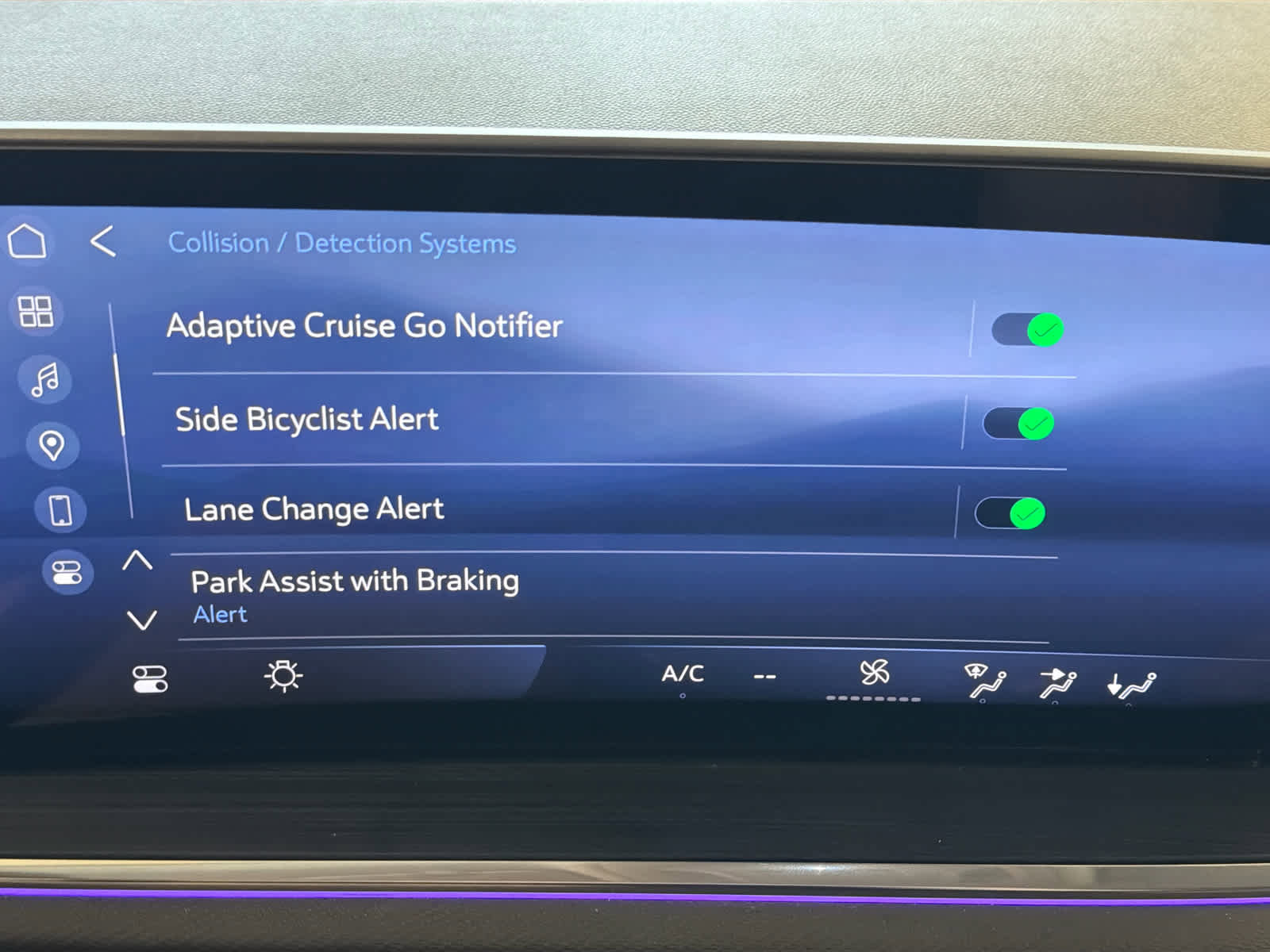 Certified 2025 Buick Envision Preferred image 49