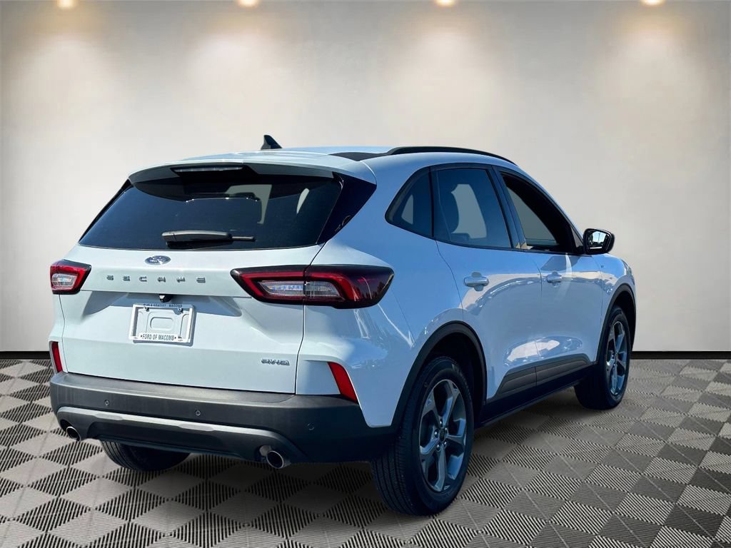 Certified 2025 Ford Escape ST-Line w/ Tech Pack #1 AWD/4WD image 4