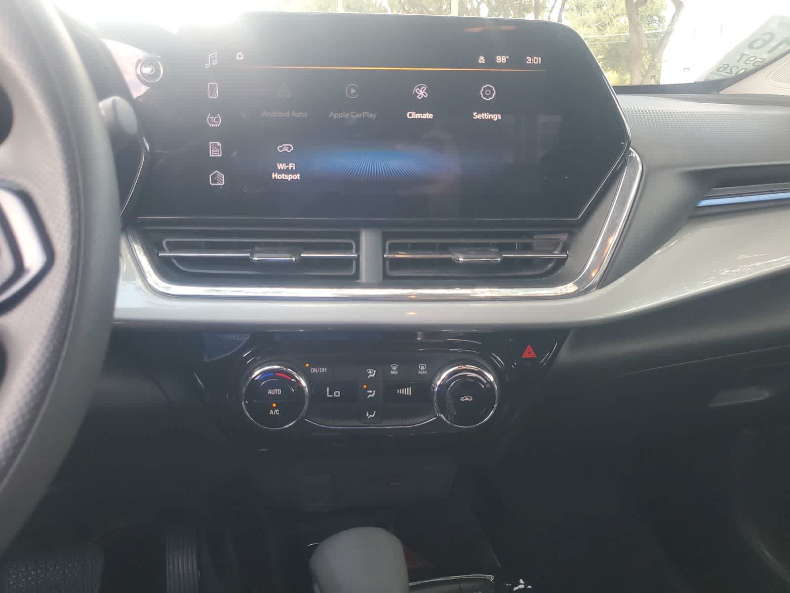 Used 2026 Chevrolet Trax LT FWD image 15