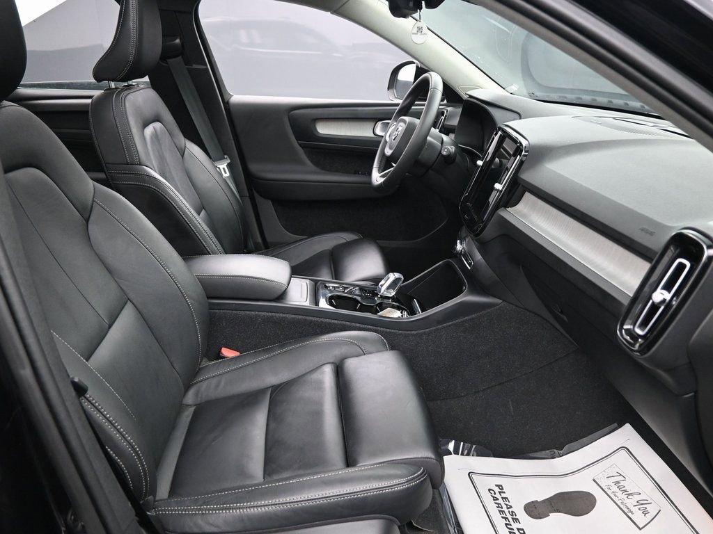 Used 2024 Volvo XC40 B5 Ultimate w/ Protection Package Premier AWD/4WD image 34