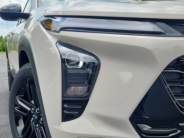 New 2026 Chevrolet Trax ACTIV w/ Sunroof Package FWD image 9