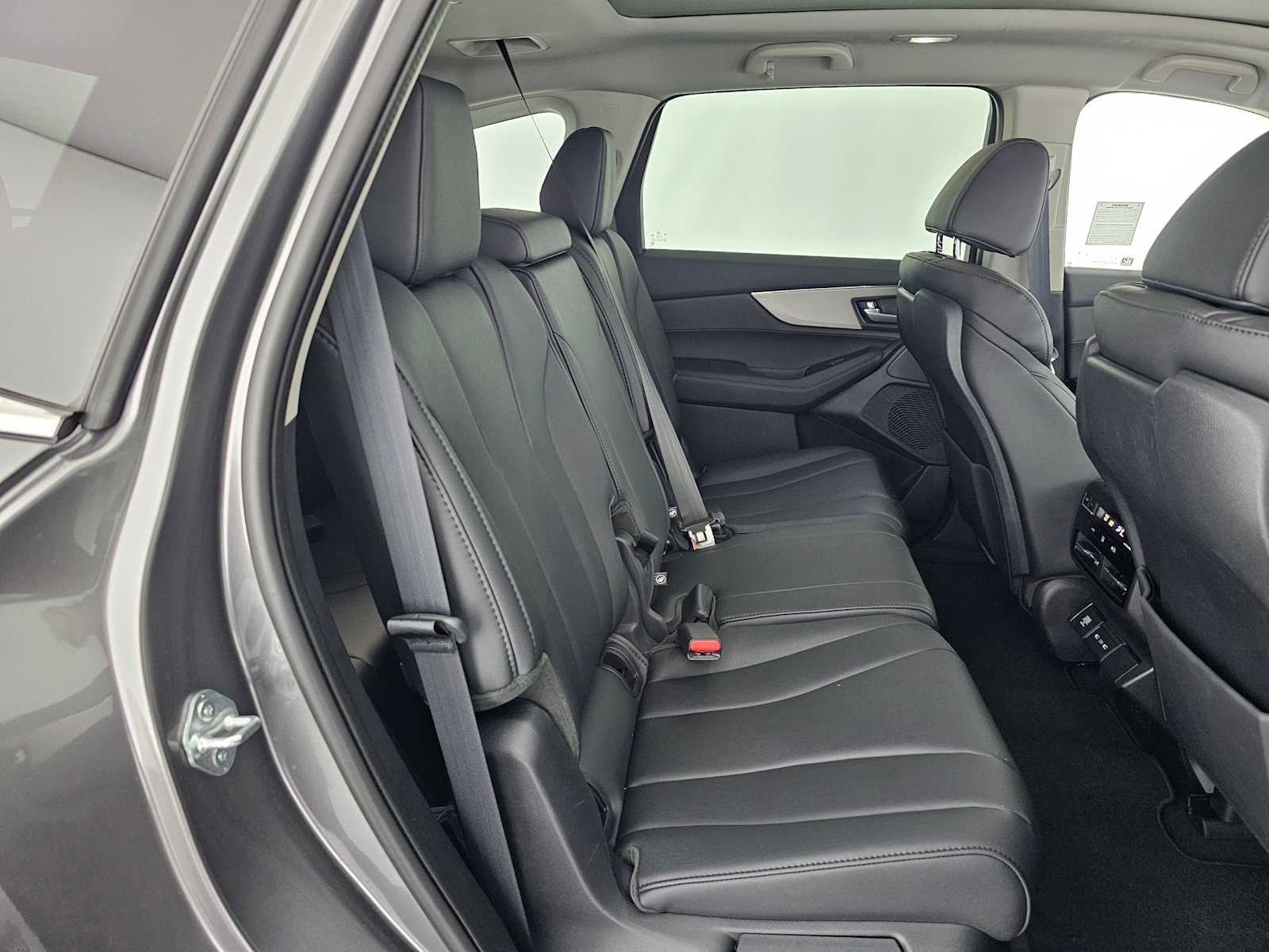 Certified 2025 Acura MDX SH-AWD image 12