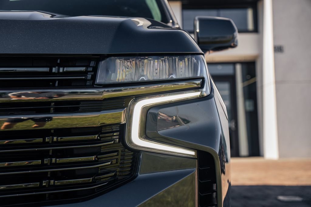 Used 2021 Chevrolet Suburban RST w/ Luxury Package RWD image 10