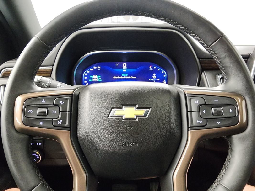 Used 2023 Chevrolet Suburban High Country image 32