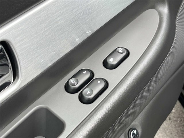 Used 2002 Ford Thunderbird image 15