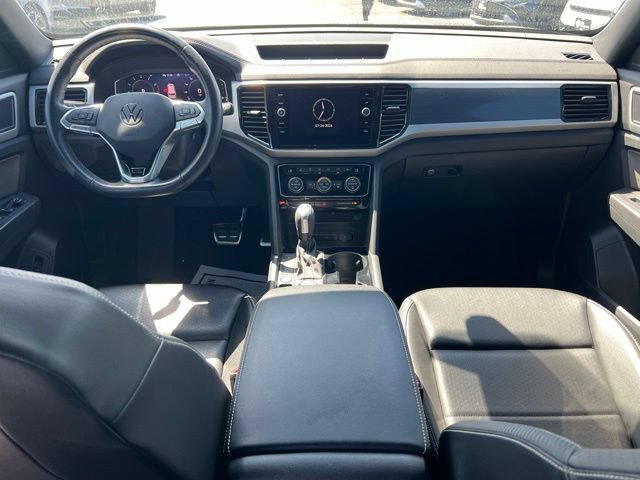 Used 2022 Volkswagen Atlas Cross Sport SEL R-Line AWD/4WD image 12