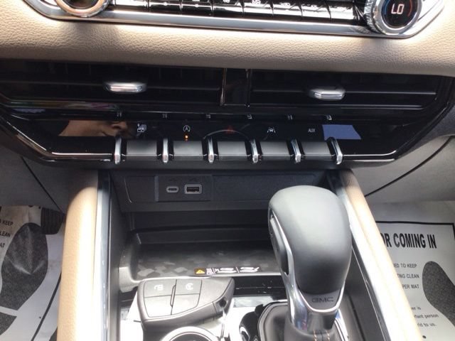 New 2026 GMC Canyon Denali AWD/4WD image 13
