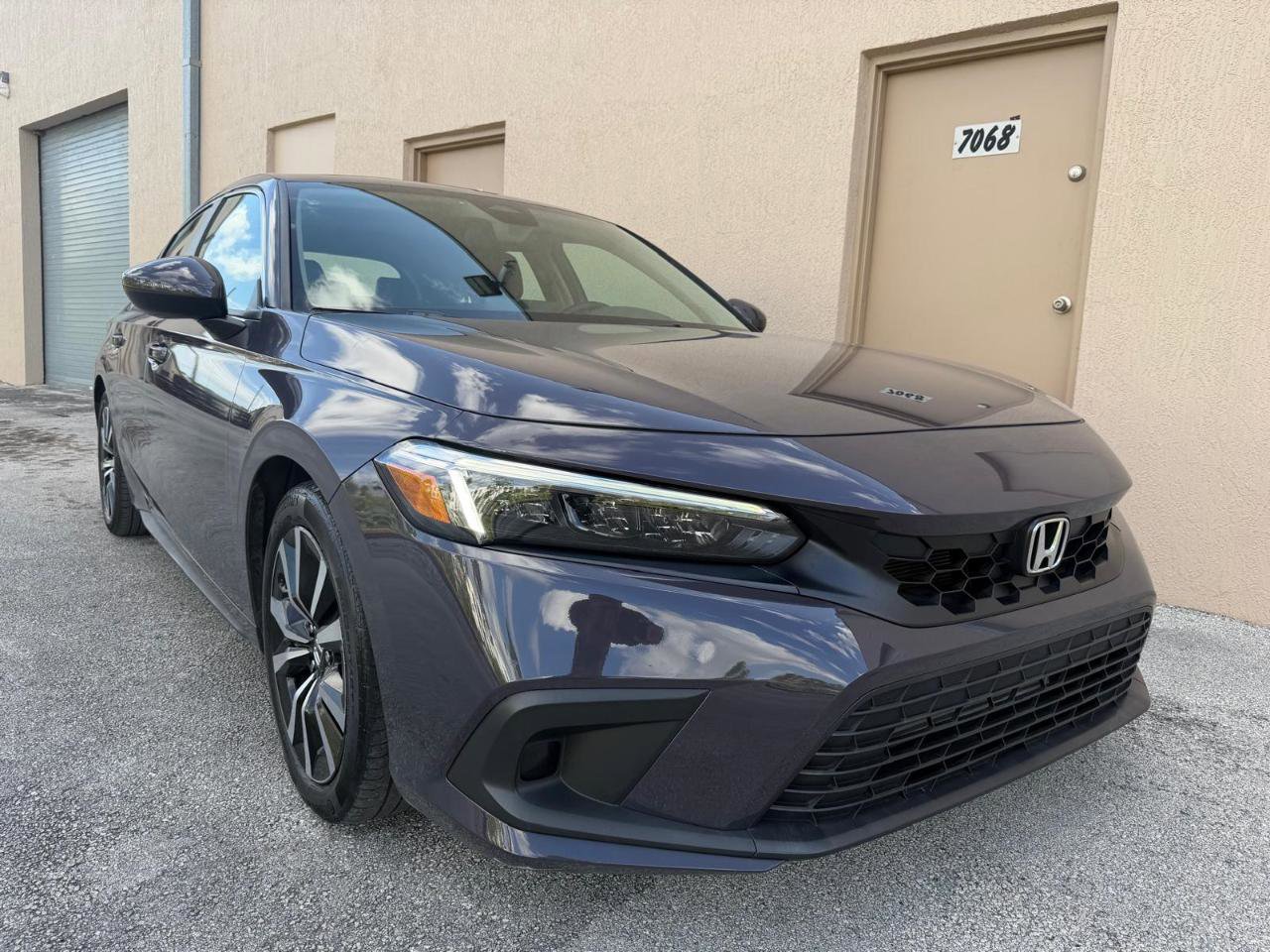 Used 2024 Honda Civic EX-L image 4