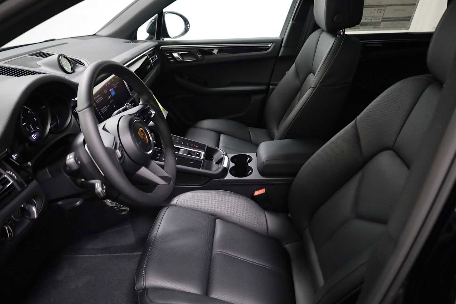 New 2026 Porsche Macan image 5