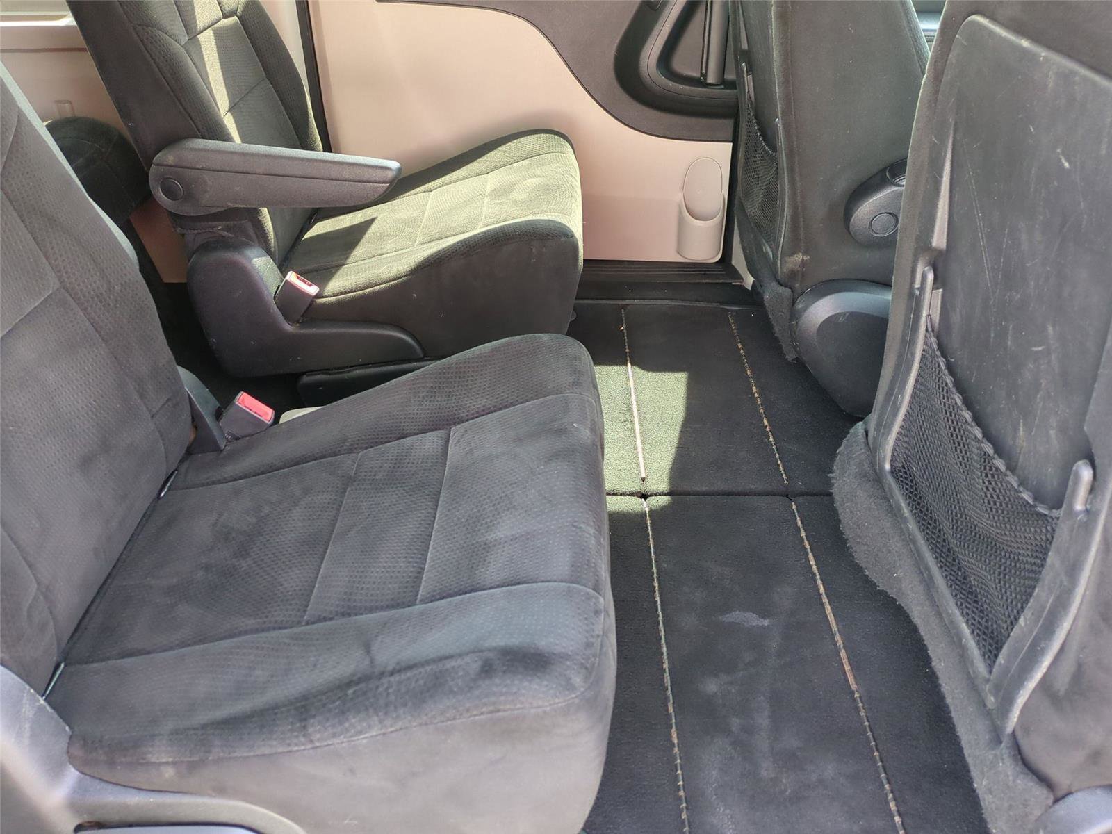 Used 2012 Dodge Grand Caravan SXT image 15