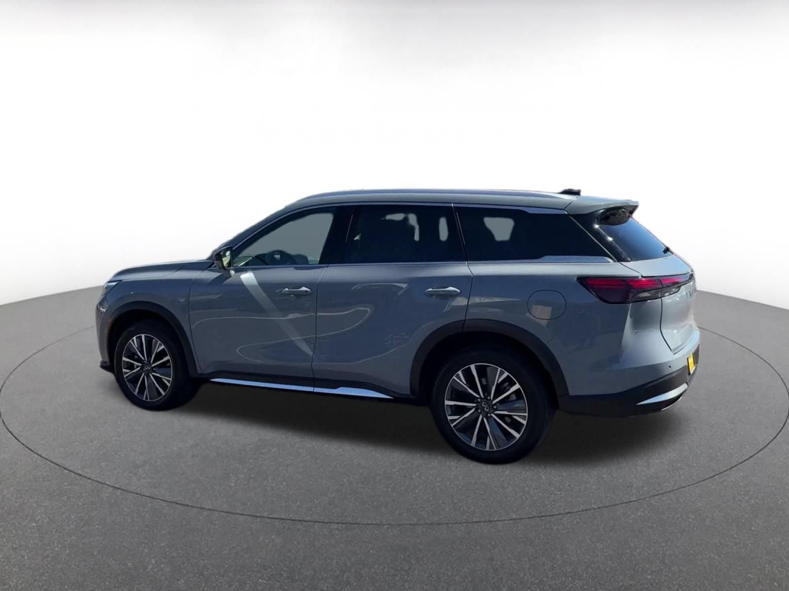 Used 2026 INFINITI QX60 Luxe FWD image 9