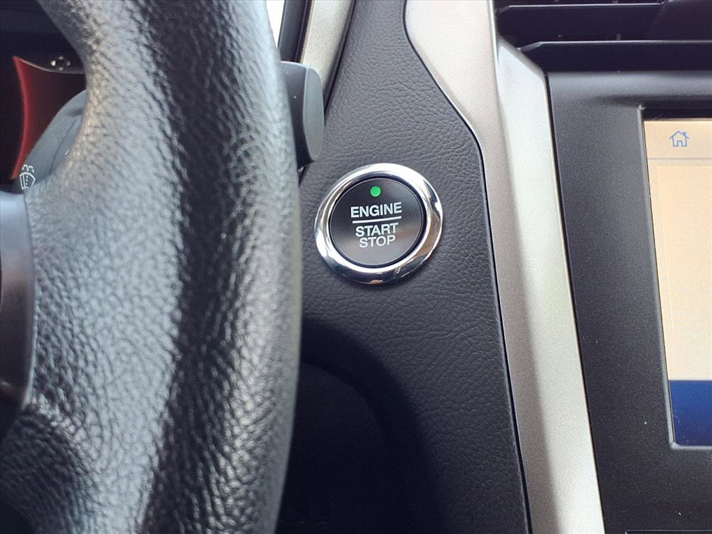 Used 2020 Ford Fusion SE image 13