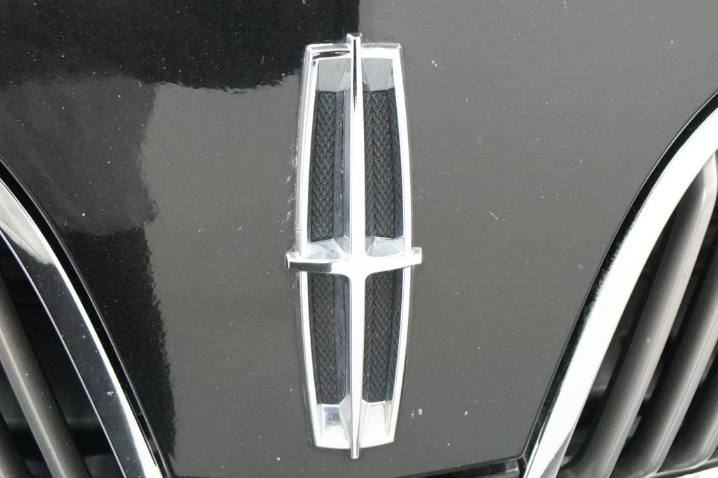 Used 2013 Lincoln MKS AWD image 12