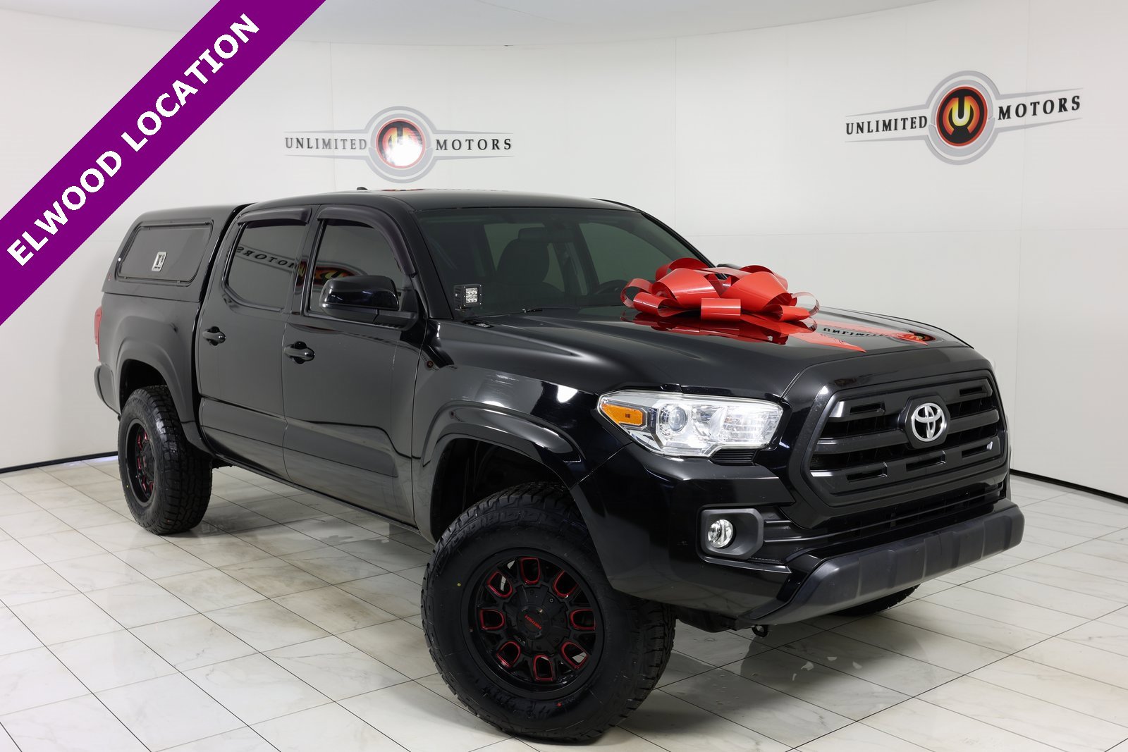 Used 2017 Toyota Tacoma SR image 1
