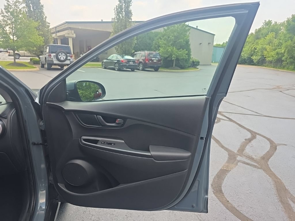 Used 2022 Hyundai Kona SEL AWD/4WD image 30