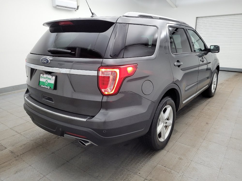Used 2018 Ford Explorer XLT w/ Equipment Group 202A FWD image 9