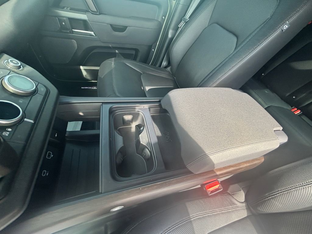 Used 2023 Land Rover Defender 110 X image 26