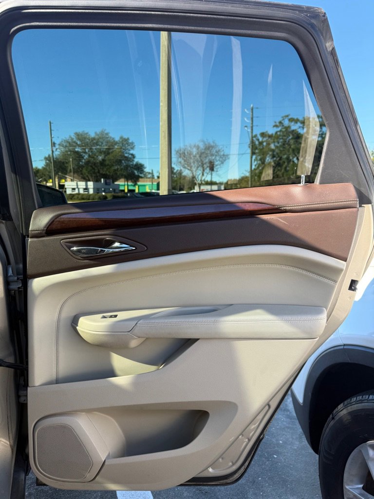 Used 2010 Cadillac SRX Luxury image 11