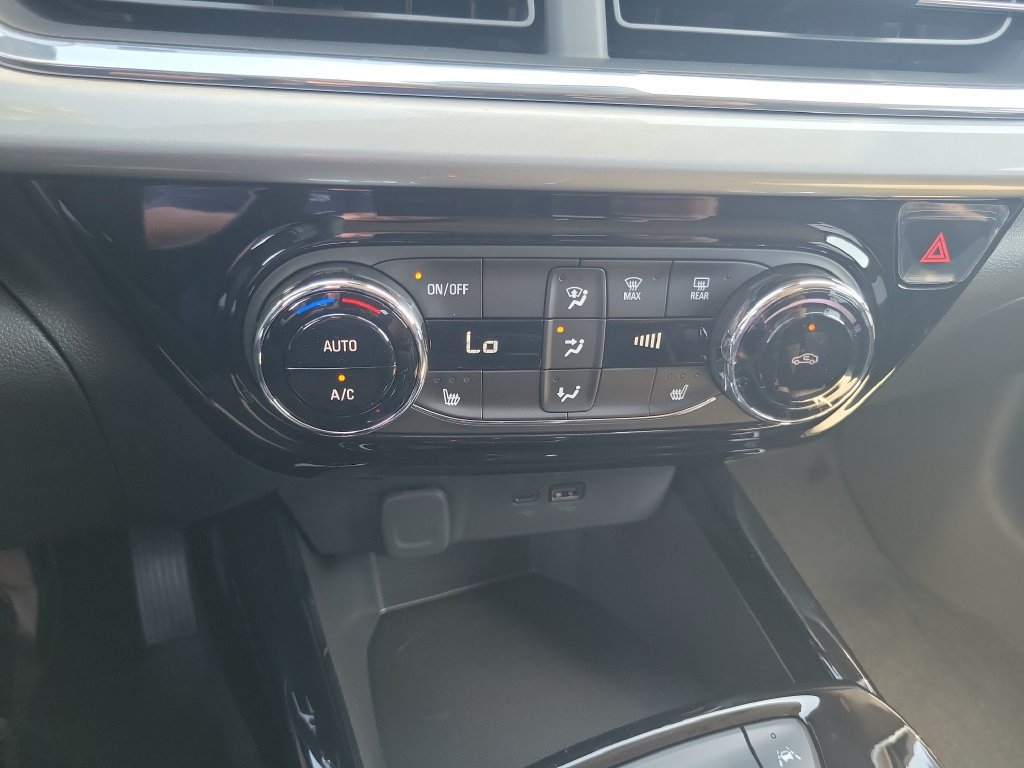 New 2026 Chevrolet Trax LT w/ Driver Confidence Package FWD image 10
