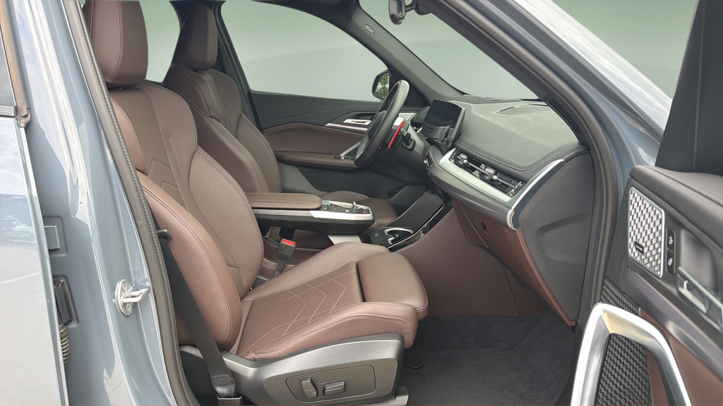 Used 2025 BMW X1 M35i w/ Premium Package AWD/4WD image 11