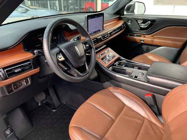 Certified 2024 Lincoln Aviator Reserve w/ Equipment Group 201A AWD/4WD image 23