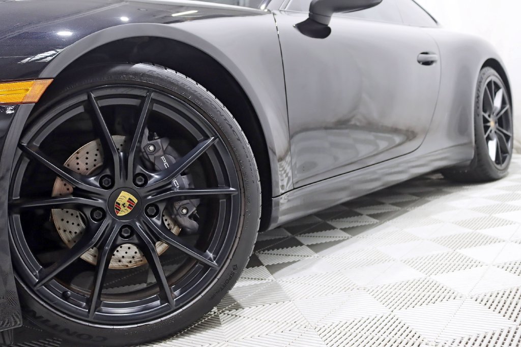 Used 2019 Porsche 911 Carrera RWD image 4