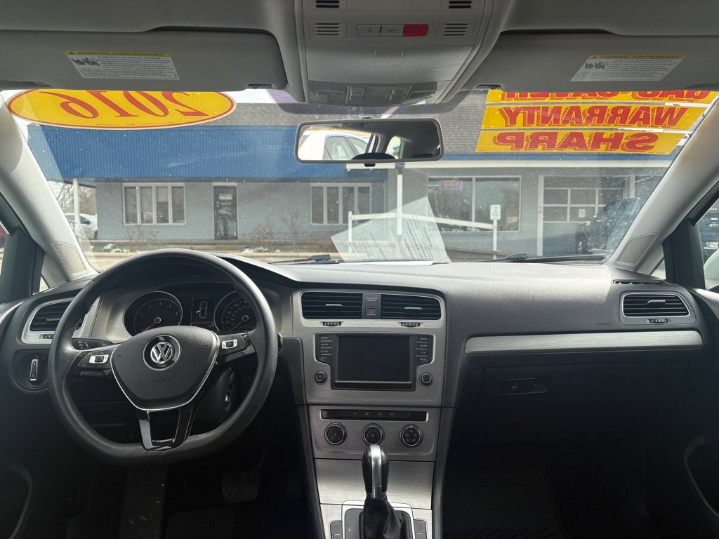 Used 2016 Volkswagen Golf S image 13