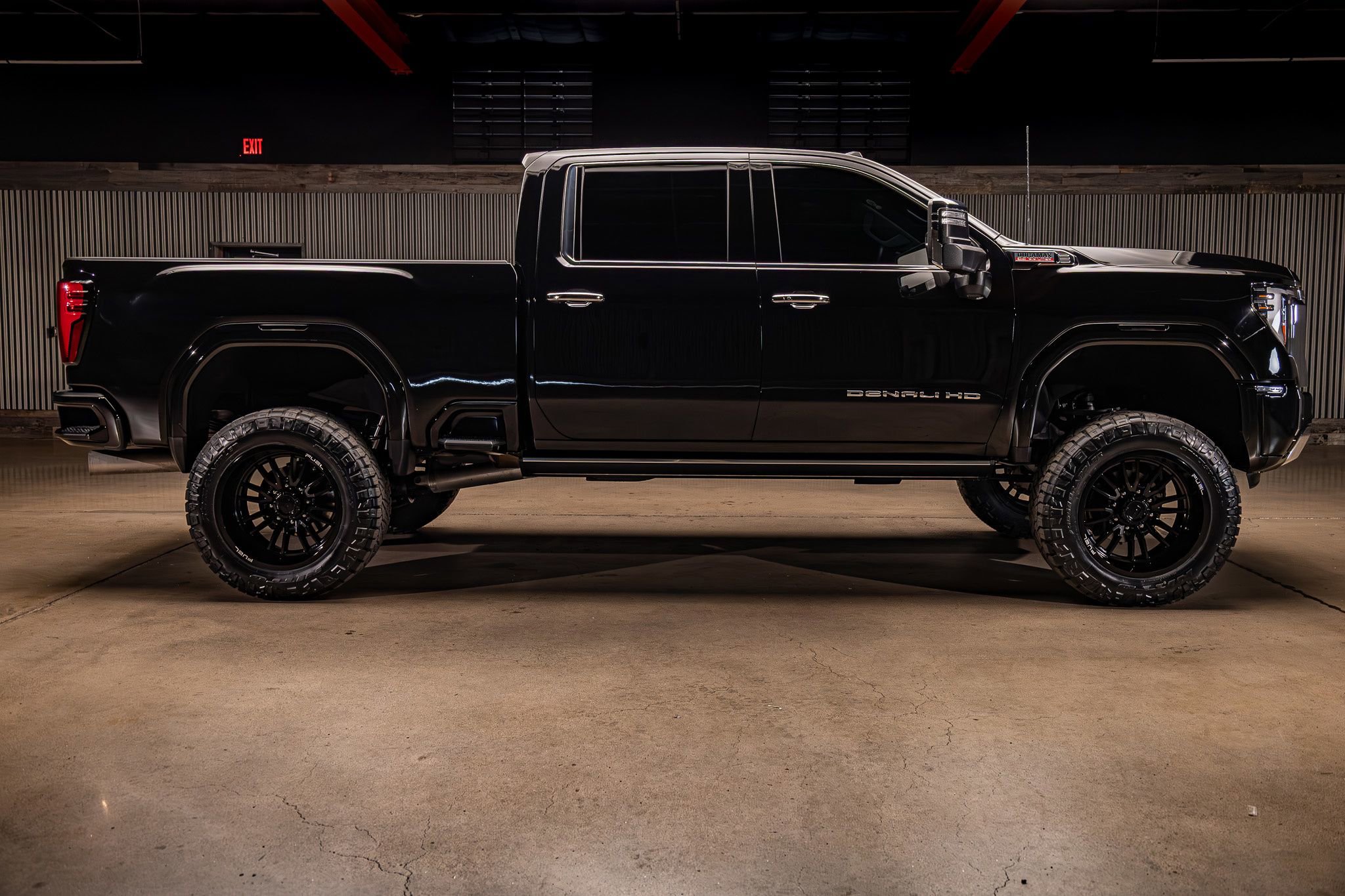 Used 2024 GMC Sierra 2500 Denali w/ Denali Reserve Package AWD/4WD image 11