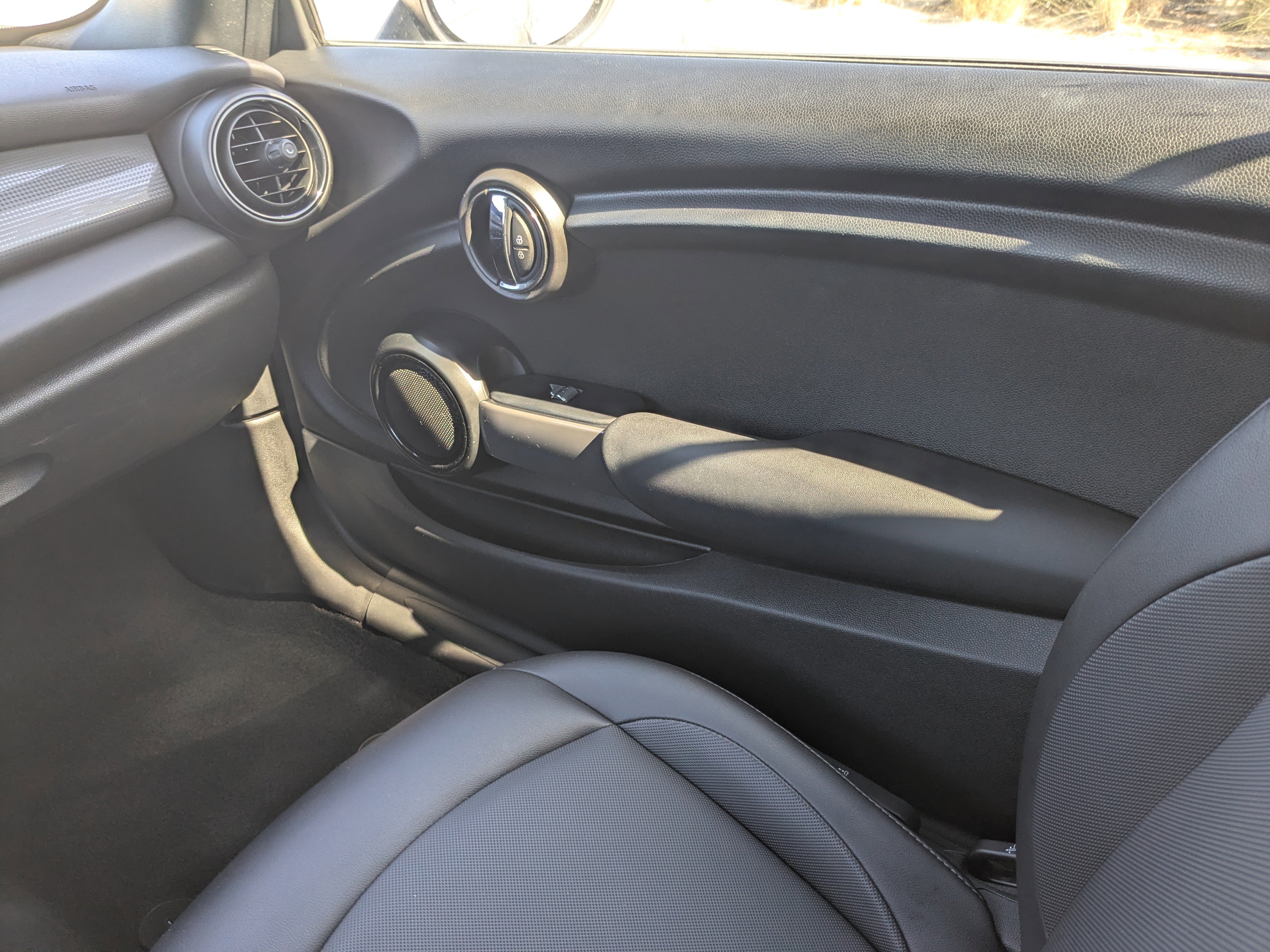 Used 2019 MINI Cooper Convertible image 21