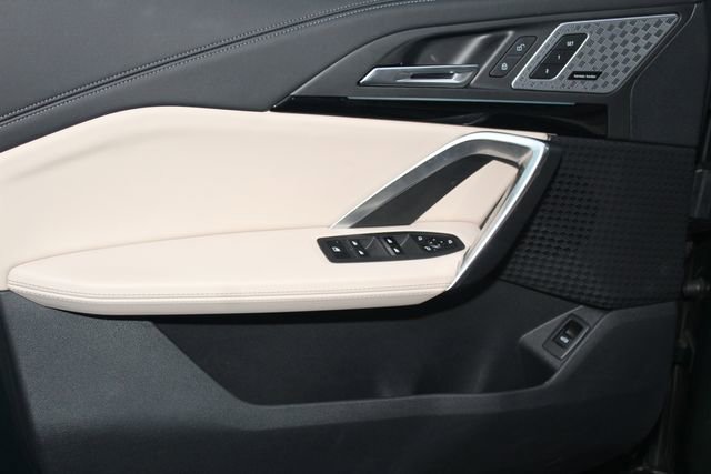 Used 2025 BMW X1 xDrive28i w/ Convenience Package image 21