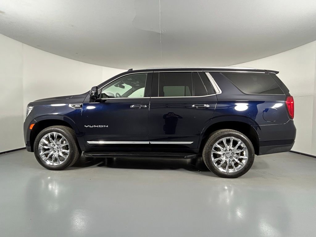 Used 2022 GMC Yukon SLT w/ SLT Premium Package image 2